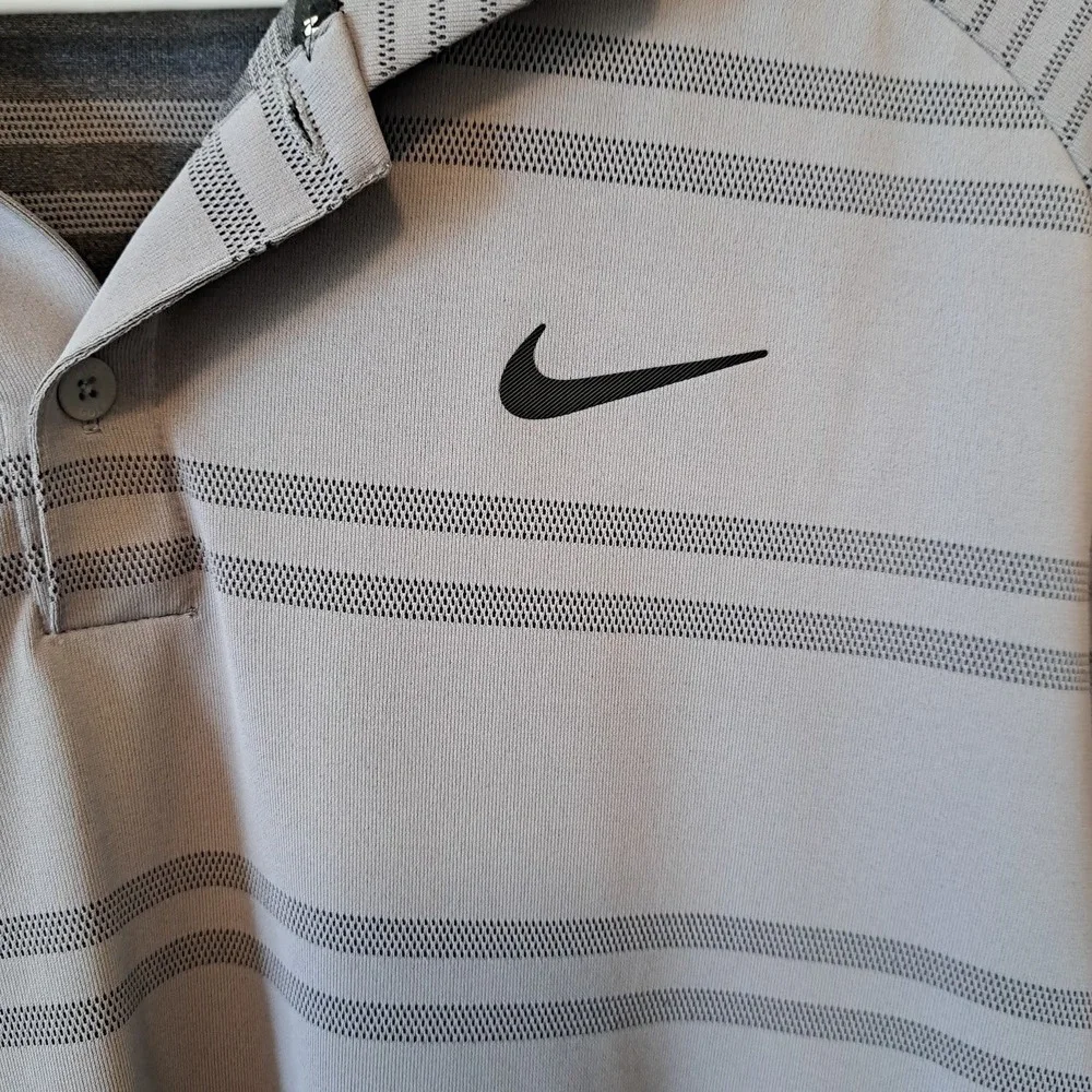 Nike Golf Tiger Woods Zonal Cooling Polo Shirt Mens Medium Grey Striped TW Logo